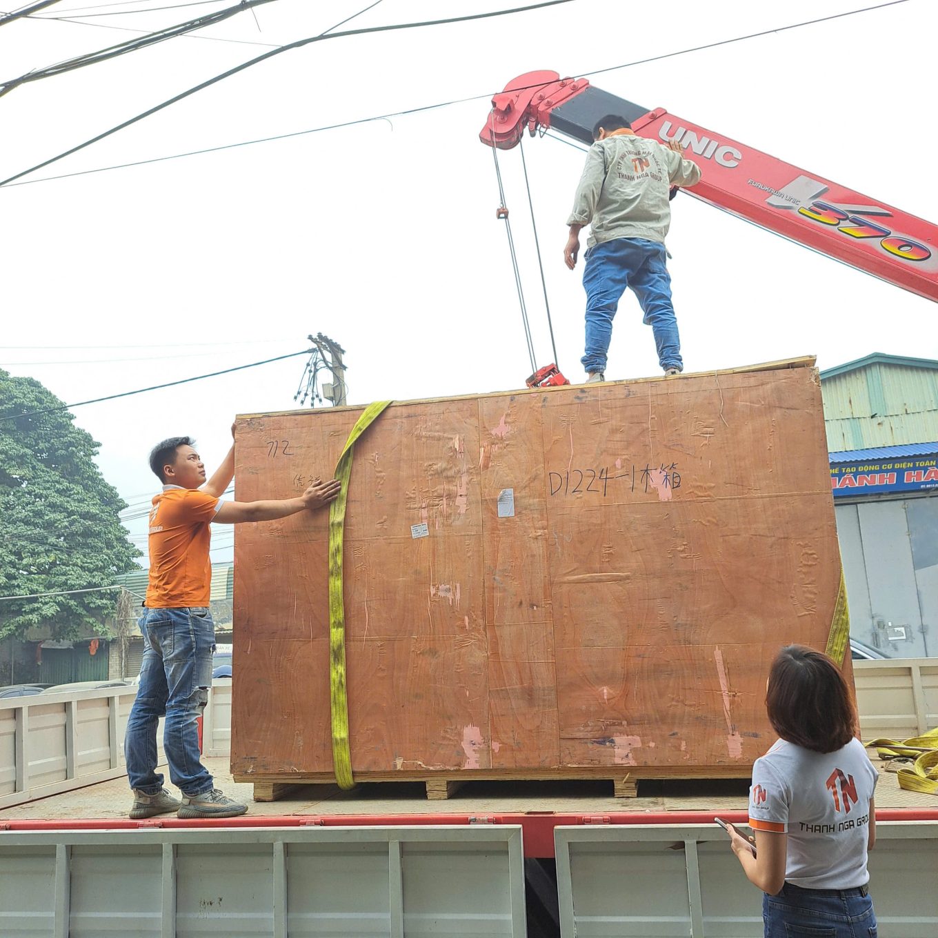 Máy bọc màng co kín chuyên dụng cho sản phẩm kích thước lớn YUPA