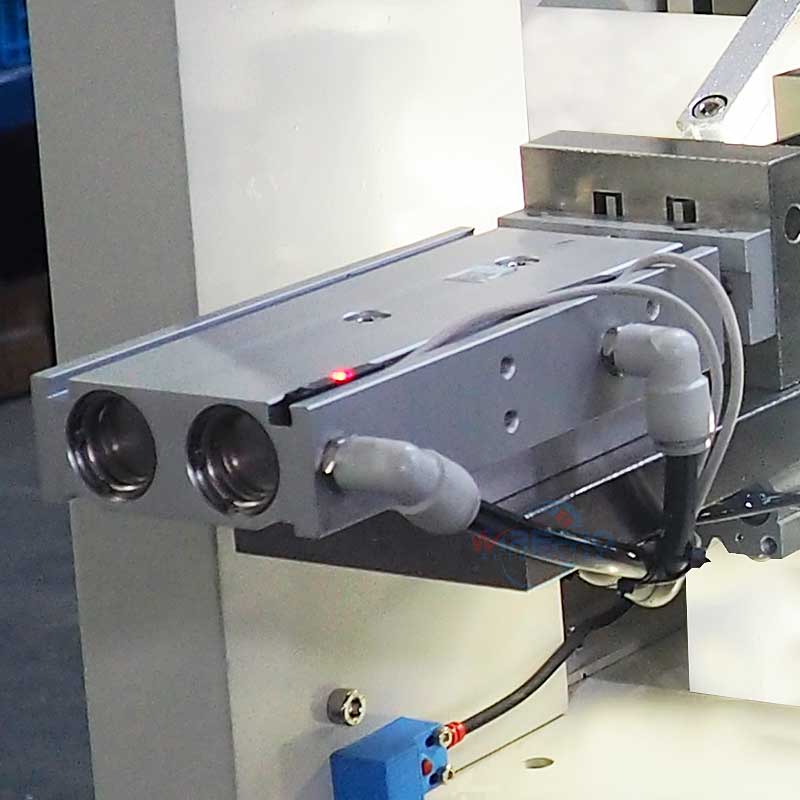 Máy cắt và tạo hình đầu cuối cho ống mềm PFL