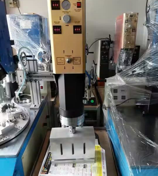 Máy hàn nhựa trục đứng