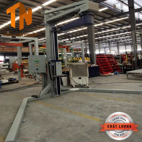Máy quấn màng pallet cánh tay quay