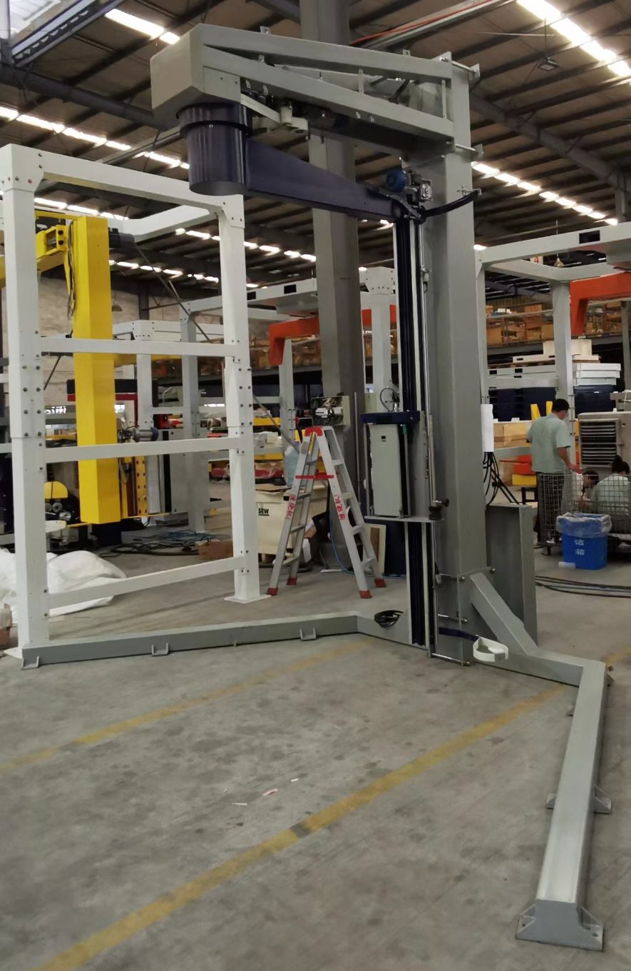 Máy quấn màng pallet cánh tay quay