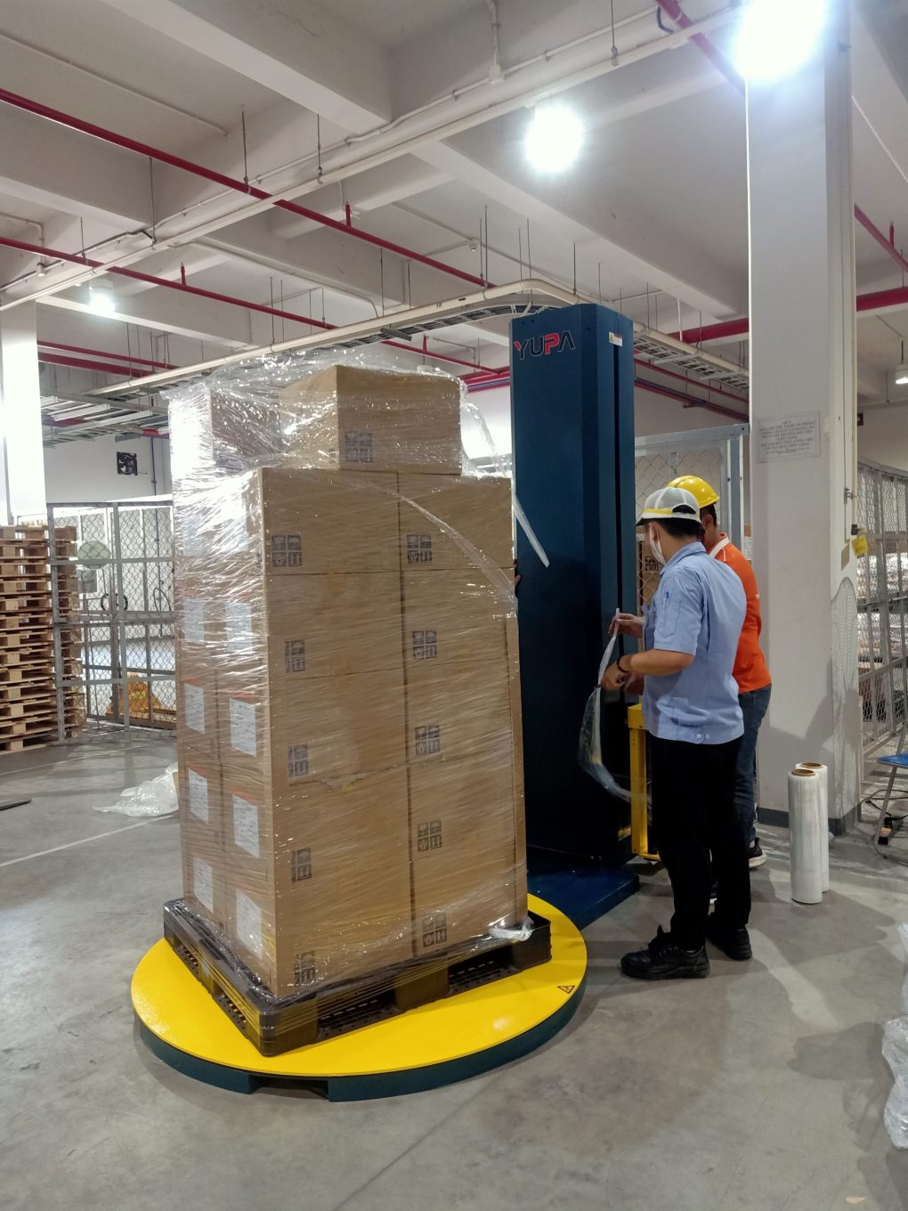 Máy quấn màng Pallet bàn xoay tự động